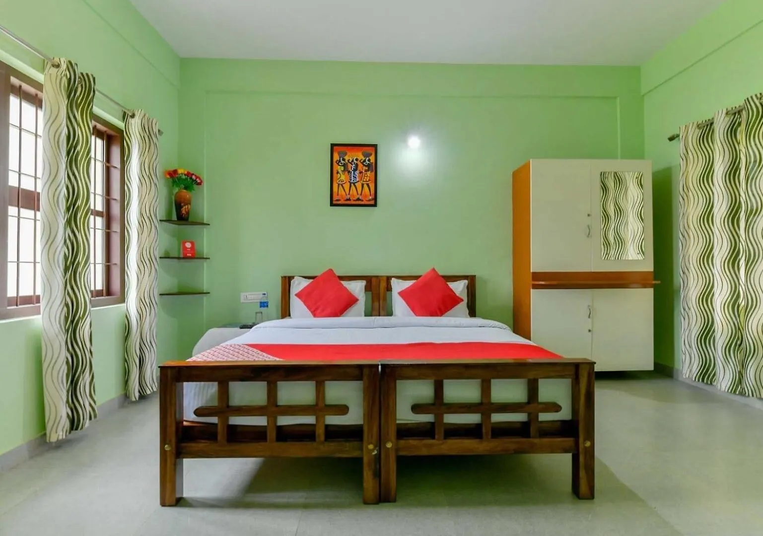 **  Collection O Thondayad Calicut Hotel Kakkayam India